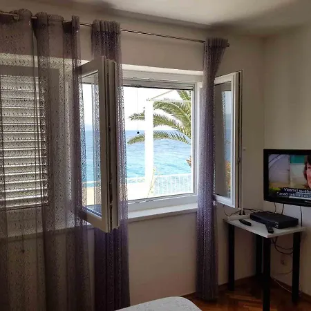 Beachfront Stanici * Omis