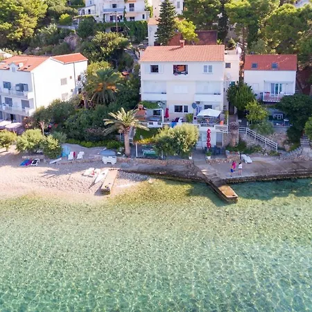 Beachfront Stanici