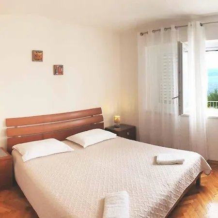 Beachfront Stanici Apartment Omis