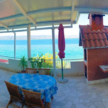 Beachfront Stanici * Omis