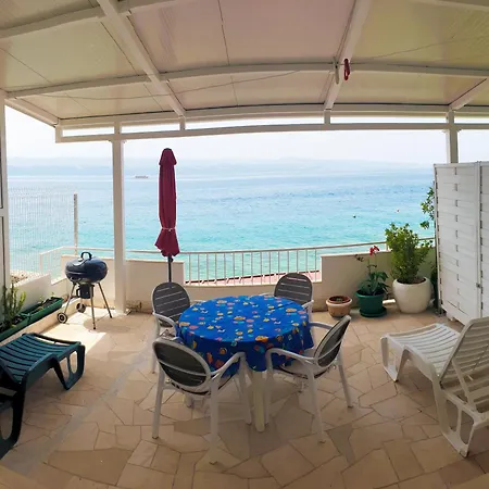 Beachfront Stanici